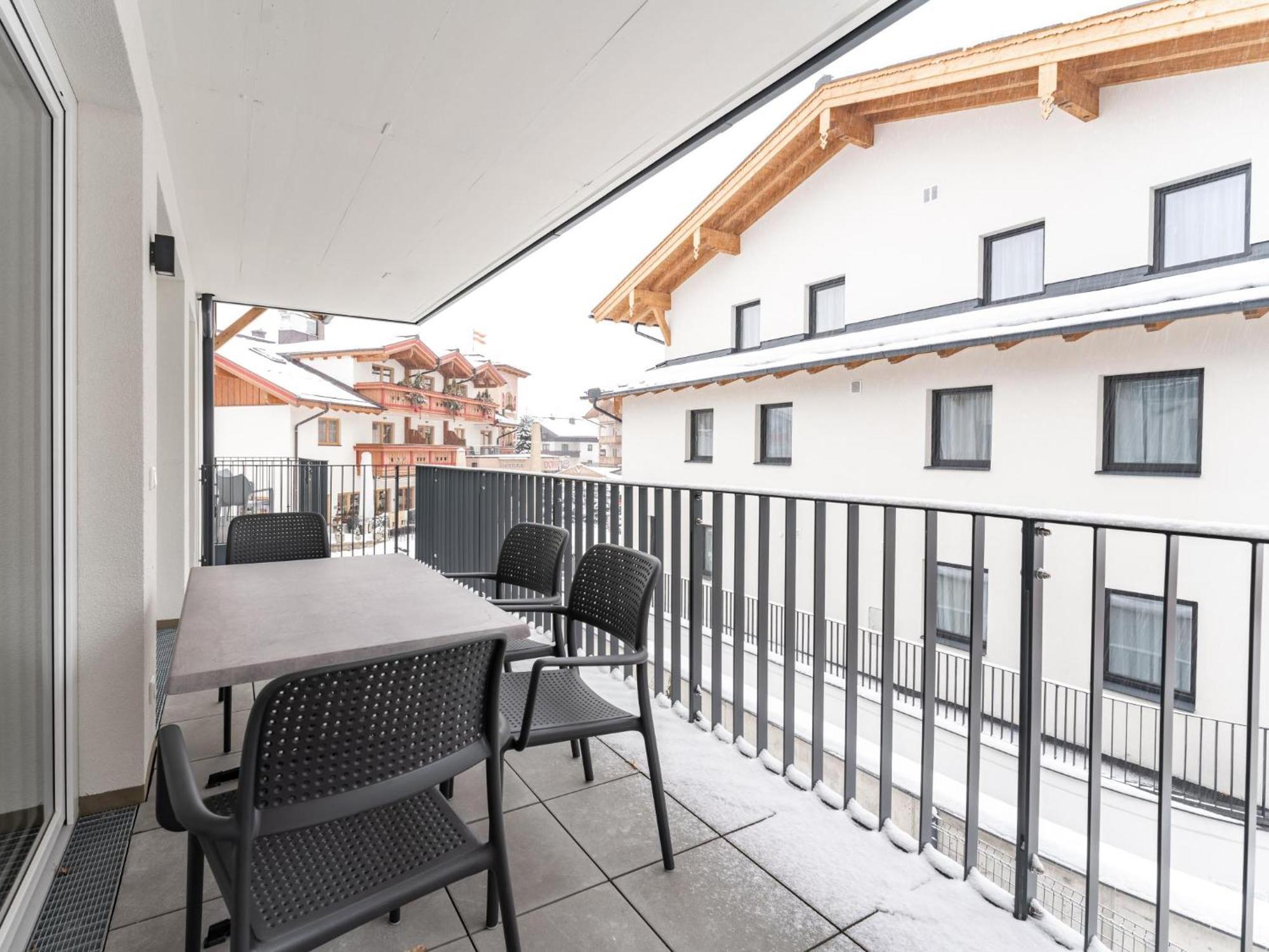 Falken Suites Top 4 Kaprun Buitenkant foto
