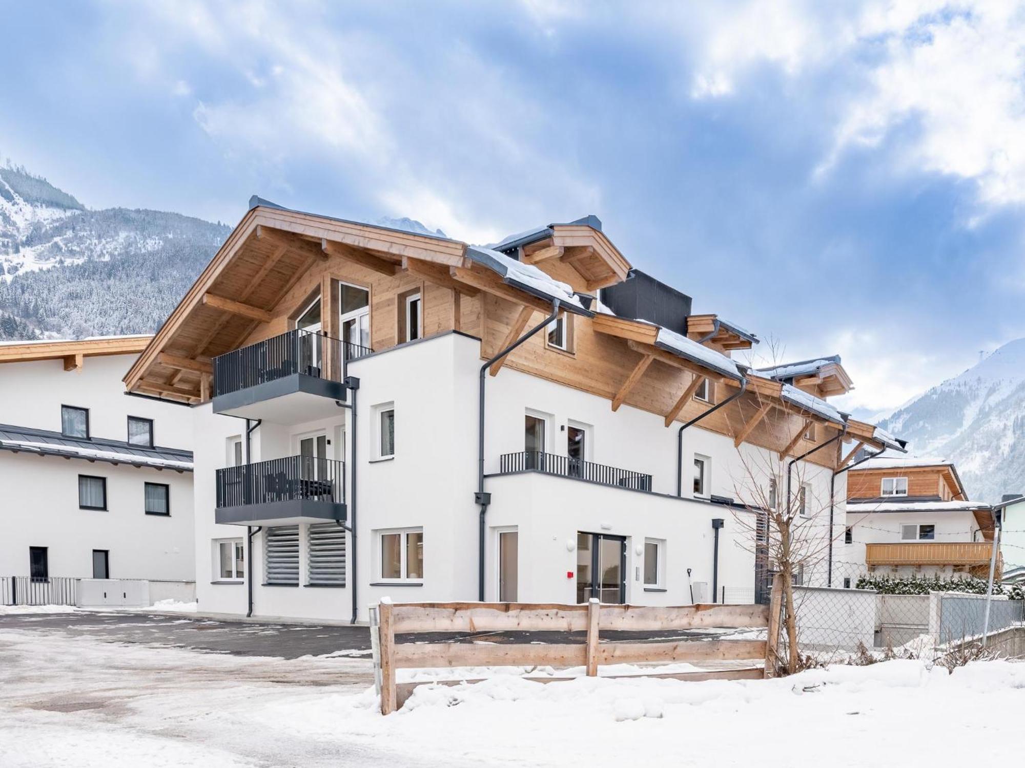 Falken Suites Top 4 Kaprun Buitenkant foto