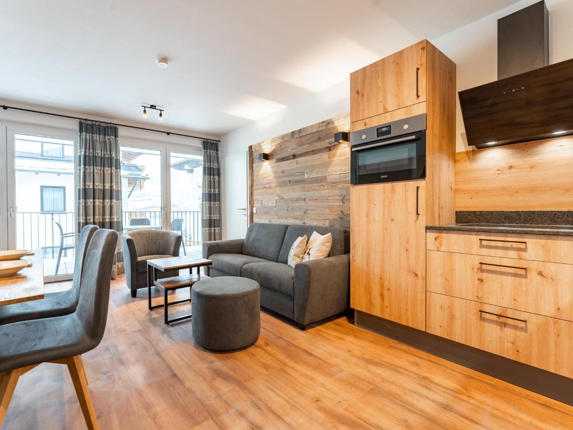 Falken Suites Top 4 Kaprun Buitenkant foto